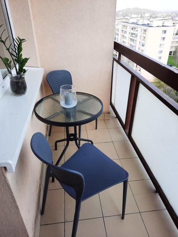 Utulny Apartman Blizko Centra Michalovce Exteriör bild