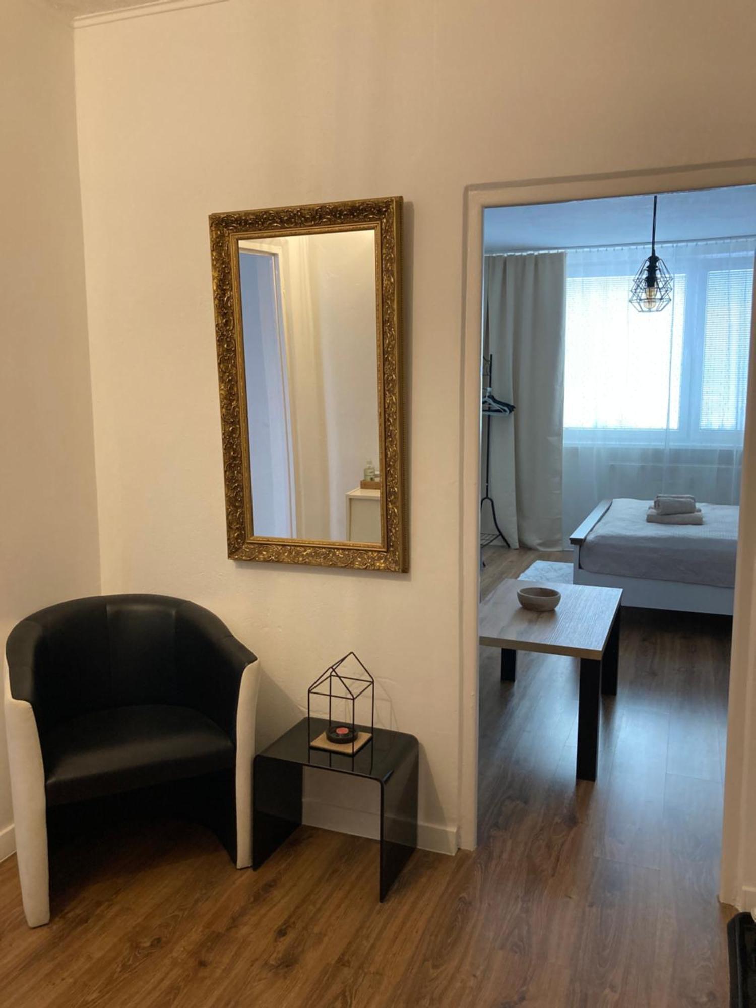 Utulny Apartman Blizko Centra Michalovce Exteriör bild